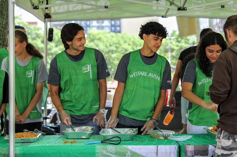 Welfare Avenue Volunteer